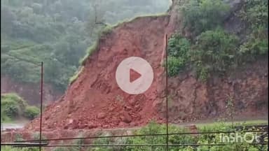 कंडाघाट: वाकनाघाट सुबाथू रोड पर छौशा पुल के पास हुआ भूस्खलन, स्थानीय लोगों ने PWD विभाग को दी सूचना