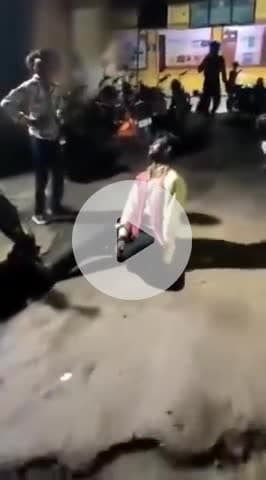 मक्सूदनगढ़ सरकारी अस्पताल में मानवता को शर्मसार करने वाली घटना, एक्सीडेंट में घायल युवक अस्पताल के गेट पर तड़पता रहा, और अस्पताल में डॉक्टर नहीं होने के कारण नहीं मिल पाया इलाज तो तोड़ दिया दम #मधुसूदनगढ़ #मक्सूदनगढ़ #madhusudangarhstories