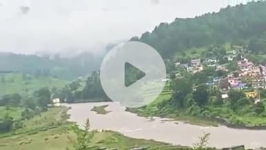 @गरुड़ में गोमती नदी उफान पर  
06/08/2025