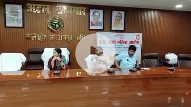 लखीमपुर: राज्य महिला आयोग की सदस्य ने लखीमपुर के कलेक्ट्रेट स्थित अटल सभागार में की जनसुनवाई, पहुंची कुल 32 शिकायतें