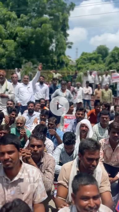 कुम्हार समाज की आवा-कजावा(माटी कला) से जुड़ी मांगों को लेकर #भीलवाड़ा_जिला_कलेक्ट्रेट पर हजारों की संख्या में आयोजित #घेराव में शामिल होकर आवाज बुलंद की।