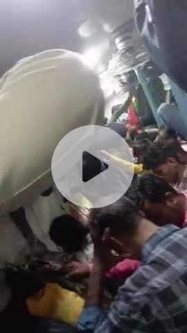 तत्काल का मामला गाडी सख्या 11463 जबलपुर सोमनाथ 90 लोगों डिब्बे मे 300 लोग क्या यही सरकार को वोट दिया थे