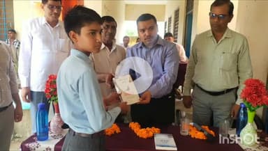 चूरू: जिला कलेक्टर ने ढाढरिया बणीरोतान में की प्रगति लैब की शुरुआत, विद्यार्थियों को मिलेगी AI व तकनीक की जानकारी