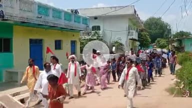 नशामुक्त भारत निर्माण की ओर बढ़ते कदम || पन्ना जिले के ककरहटी में नशामुक्ति रैली || उमड़ा जनसैलाब 

#bmks #panna #kakrahti #shri_shaktiputra_ji_maharaj
#viral #trending #reels #fbviral #panna_mp #g