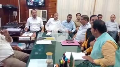 बरेली: लोक निर्माण विभाग में भ्रष्टाचार के खिलाफ आवाज़ उठाने वाले जूनियर इंजीनियरों पर एकपक्षीय कार्रवाई के खिलाफ धरना प्रदर्शन