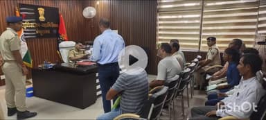 बेगूसराय: कार्यालय कक्ष में डीआईजी आशीष भारती ने लगाया जनता दरबार, 14 फरियादियों की सुनी फरियाद