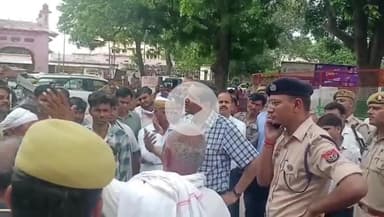 मथुरा: राजस्व विभाग की टीम के सामने पुत्रबधु व ससुर ने पेट्रोल डालकर खुद को आग के हवाले किया, डीएम ने लेखपाल को किया निलंबित