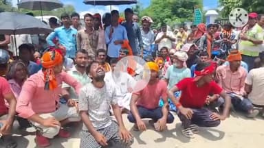 बगहा: बगहा में यूरिया को लेकर किसानों ने NH-727 बेतिया-बगहा मुख्य मार्ग को किया जाम #jansamasya