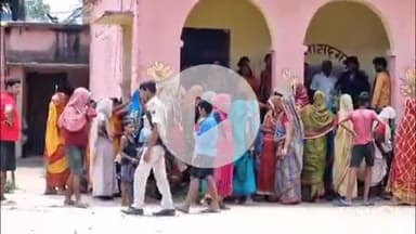 कहरा: बनगांव थाना क्षेत्र के चैनपुर स्थित शशि कला मध्य विद्यालय में 13 वर्षीय बालक की मौत, एसपी ने किया घटनास्थल का निरीक्षण