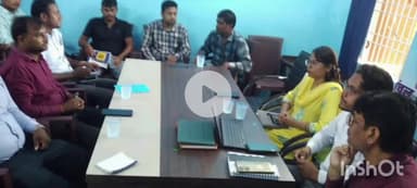 आलमनगर: आलमनगर में राजस्व महा-अभियान प्रशिक्षण कार्यक्रम का आयोजन, बीस सूत्री सभागार में हुआ प्रशिक्षण