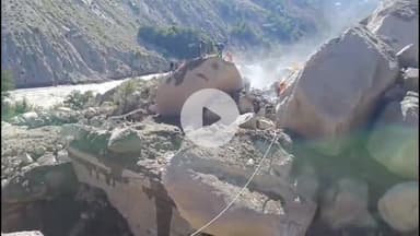 मोरंग: किन्नौर के स्किबा समीप तीसरे दिन भी NH-5 अवरुद्ध, सड़क बहाली का काम BRO ने शुरू किया