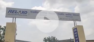 लक्सर: लक्सर में मौसम सुहाना, सोलानी नदी का पानी अभी भी सड़कों पर, राजकीय प्राथमिक विद्यालय में घुसा पानी