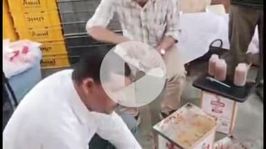 करौली: खाद्य निरीक्षक टीम ने शहर के बीकानेर स्वीट होम सहित कई प्रतिष्ठानों से मिठाइयों के लिए सैंपल, भेजे लैब