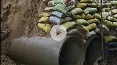 कादीपुर: दियरा से लंभुआ मार्ग जोड़ने वाला रोड भारी बारिश के चलते धस गया, आवागमन बाधित, लोगों को हो रही परेशानियाँ