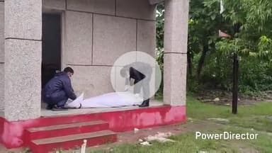 कर्वी: कर्वी रेलवे स्टेशन के बाहर अचेत अवस्था में पड़े व्यक्ति को RPF ने जिला अस्पताल में कराया भर्ती, इलाज के दौरान हुई मौत