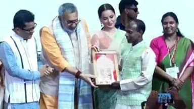 सिलाव: केंद्रीय मंत्री गिरिराज सिंह ने सिलाव के बुनकर कमलेश कुमार को राष्ट्रीय सम्मान से किया सम्मानित