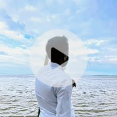 बड़ी मंज़िल के मुसाफ़िर..!
दिल छोटा नहीं रखते..........!!