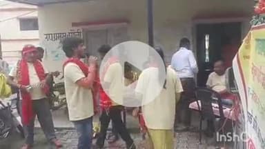 गोपालगंज: बरौली प्रखंड में जल जीवन हरियाली को लेकर नुक्कड़ नाटक के माध्यम से लोगों को किया गया जागरूक