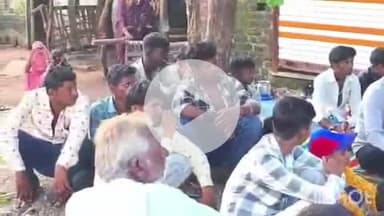 बारां: बारां के आमजन, समाज सेवक व शिक्षकों ने पीपलोदी पहुंचकर दुखांतिका में पीड़ित परिवारों को प्रदान की आर्थिक सहायता