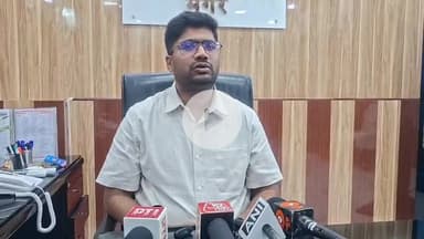 मुंगेर: डकरा नाला पंप नहर परियोजना के पास कटाव को लेकर जिलाधिकारी ने दिए आवश्यक दिशा-निर्देश