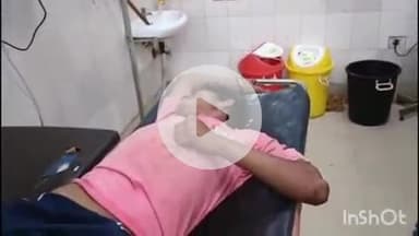 कासगंज: गल्ला मंडी में मक्का भरते समय ट्रक से गिरकर गंभीर घायल हुआ युवक, जिला अस्पताल में भर्ती कराया गया