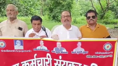 गोरखपुर: जंगल कौड़िया में कार्यरत सफाई कर्मी के पुत्र की पिटाई का मामला बढ़ा, रा. कर्मचारी सं. परिषद ने SSP को सौंपा ज्ञापन