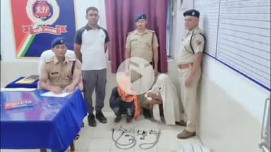 बक्सर: ट्रेन का सामान चोरी करने वाले अपराधी और कबाड़ी दुकानदार को बक्सर आरपीएफ ने किया गिरफ्तार