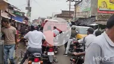 शंभूगंज: शंभूगंज बाजार में अतिक्रमण से सड़क जाम, वाहन चालक और आमजन परेशान