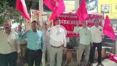 बक्सर: 9 सूत्री मांगों को लेकर कलेक्ट्रेट स्तरीय अनुसूचिय कर्मचारी संघ शनिवार से करेगा अनिश्चितकालीन हड़ताल, निकाला कैंडल मार्च