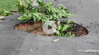 पूसा: विष्णुपुर बथुआ पंचायत के वार्ड 6 में सड़क पर गड्ढा, कभी भी हो सकता है हादसा