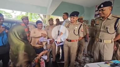 महाराजगंज: महराजगंज पुलिस ने बरामद किए 30 लाख के 151 मोबाइल, मालिकों को सुपुर्द किए