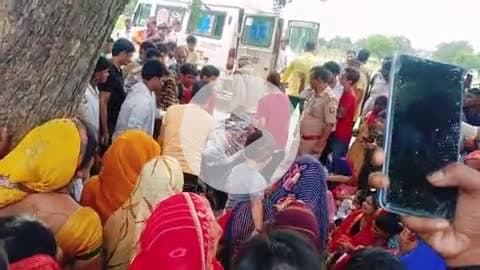 थाना दिलीपपुर गांव गंगपती दादुपुर मुफरिद कुआं में गिरने से हुई मौत। body KO पोस्टमार्डम Ko भेजा।#news #newsabtak