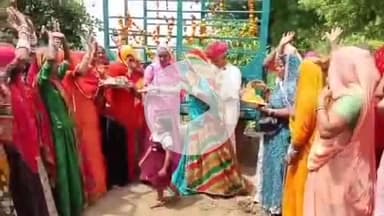 मारवाड़ जंक्शन: मारवाड़ जंक्शन के खारडी गांव में महिला भजन मंडली ने सुंदर पहल गौशाला में मवेशी शव वाहिनी की भेट दी