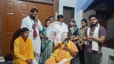 मथुरा: साधु संत ने महिलाओं से अपील की, मुसलमानों से न खरीदें राखी, यह लोग लव जिहाद को बढ़ावा दे रहे हैं