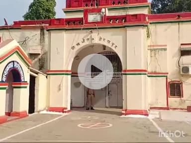 गोरखपुर: गोरखपुर जेल में रक्षाबंधन पर्व पर शनिवार को बंदियों को बहनों द्वारा राखी बांधने की सभी तैयारियां की गईं