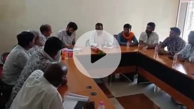 पीपलदा: कृषि उपज मंडी इटावा में व्यापारियों की समस्याओं और मंडी विस्तार को लेकर भाजपा देहात जिलाध्यक्ष प्रेमचंद गोचर ने की बैठक