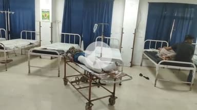 झालरापाटन: बाघेर घाटी पर पिकअप के पीछे लटका व्यक्ति ट्रक की टक्कर से हुआ घायल