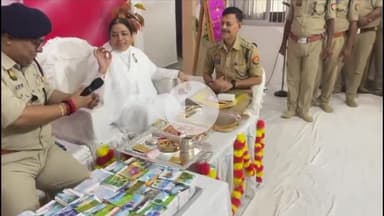 भदोही: राजपुरा में रक्षाबंधन पर दीदी विजय लक्ष्मी ने दिलाई नशामुक्ति की प्रतिज्ञा