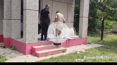 कर्वी: कर्वी रेलवे स्टेशन के पास ट्रेन से टकराकर घायल अज्ञात व्यक्ति की हुई मौत, पुलिस ने शव को जिला मोर्चरी हाउस भेजा