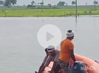 बारां: आखेडी गांव के तालाब में डूबे युवक को SDRF की टीम ने निकाला, शुक्रवार को तालाब में डूबने से हुई थी मौत