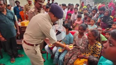 कर्वी: एसपी ने सरैया ग्राम सभा की आदिवासी बस्ती की महिलाओं और बालिकाओं के साथ मनाया पावन पर्व रक्षाबंधन