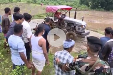 कांके: नेमरा में सीएम हेमंत सोरेन ने खेती-किसानी का लिया जायजा, किसानों और महिलाओं से की बात