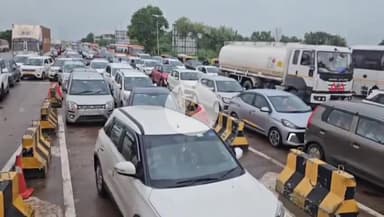 गभाना: गभाना टोल प्लाजा पर शनिवार को लगा कई किलोमीटर का जाम, बहनों को रक्षाबंधन पर भाइयों के घर जाने में हुई परेशानी