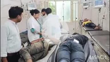 कासगंज: नदरई पुल पर ऑटो से टकराए बाइक सवार, 3 लोग हुए गंभीर घायल