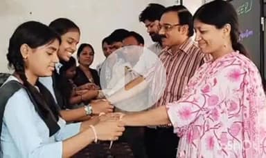 बारां: राजकीय उच्च माध्यमिक विद्यालय पुराना थाने के पास स्वीप कार्यक्रम के तहत मनाया गया रक्षाबंधन पर्व