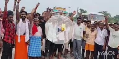 फतुहा: फतुहा रेलवे यार्ड में ट्रक मालिकों का ओवरलोडिंग और भाड़े को लेकर हड़ताल व विरोध प्रदर्शन