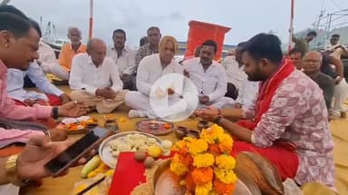 પાટણ વેરાવળ: વેરાવળના નારિયેળી પૂનમ નિમિતે દરિયાદેવનું પૂજન કરવામાં આવ્યું,સમસ્ત ખારવા સમાજના પટેલે આપી પ્રતિક્રિયા