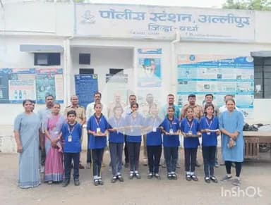 हिंगणघाट: सेंट जॉन्स स्कूलच्या वतीने पोलीस स्टेशनमध्ये रक्षाबंधन कार्यक्रमाचे आयोजन