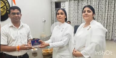 बागपत: प्रजापिता ब्रह्मकुमारी विश्व विद्यालय टटीरी की ब्रह्माकुमारी अंजू व माही ने ADM सहित दर्जनों भाइयों को बांधी राखियां