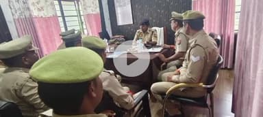 कर्वी: क्षेत्राधिकारी राजापुर ने थाना रैपुरा के विवेचकों का अर्दली रूम में किया निरीक्षण